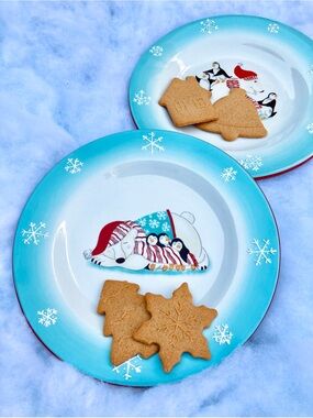 Harry & David .• Penguin Polar Bear Winter Holiday Ceramic Christmas Plates
